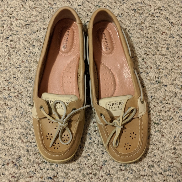 Sperry's - Picture 1 of 6